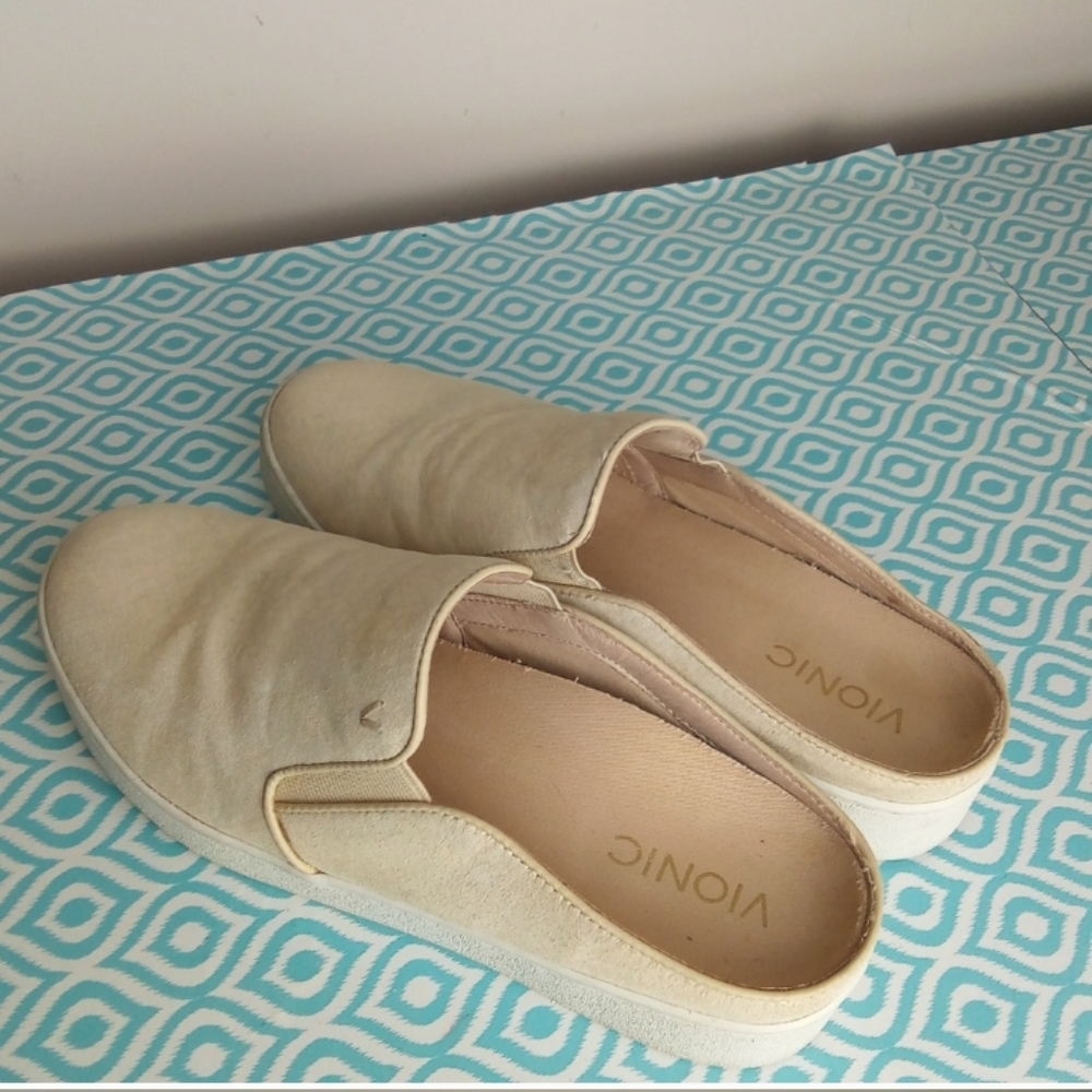 Vionic mules leather slip on 8.5